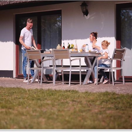 Holiday Resort Van Der Valk, Linstow Dobbin-Linstow Buitenkant foto
